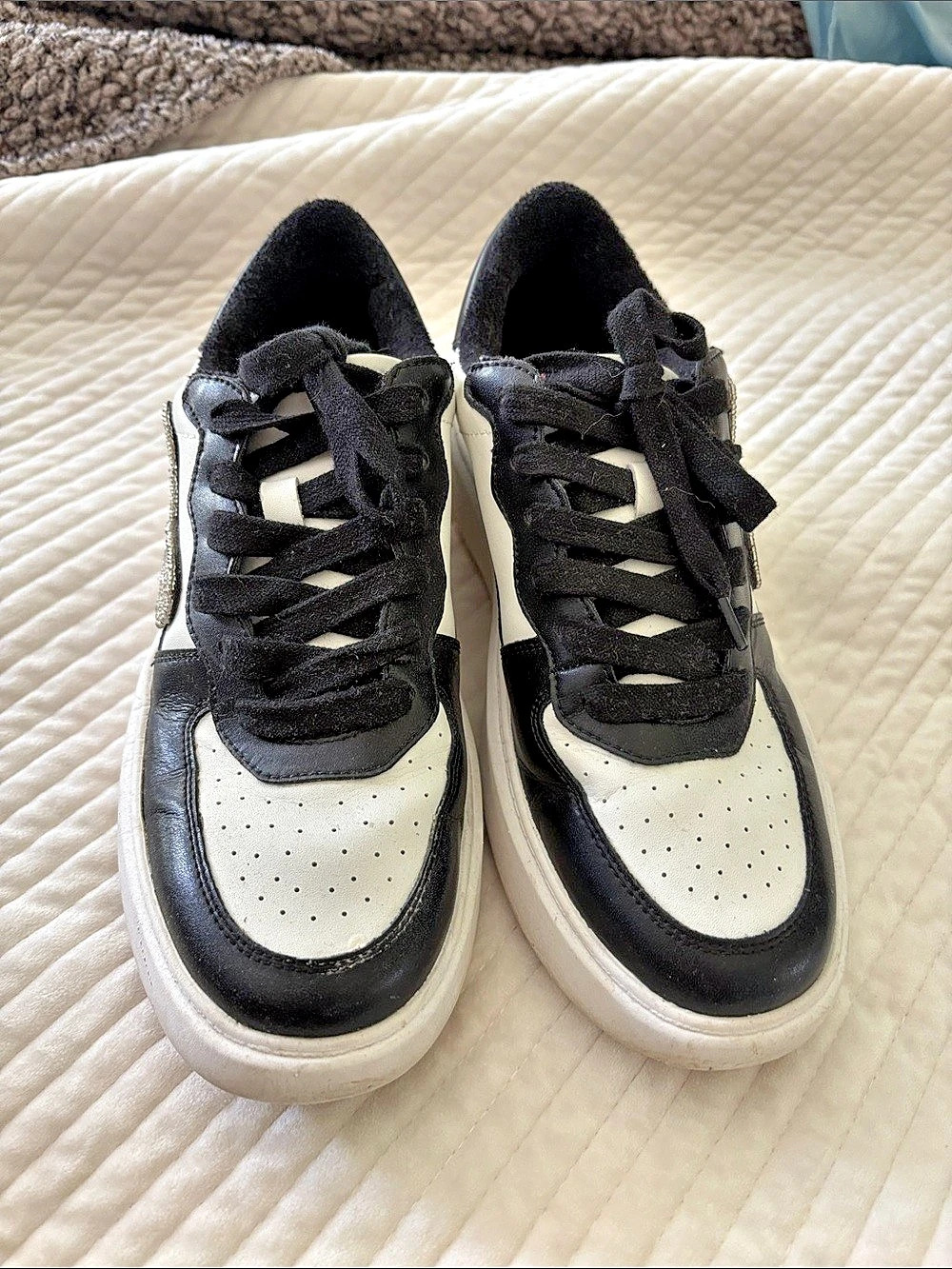 Gianni Bini Amore Rhinestone Heart Sneaker Sneakers Black & White US 10